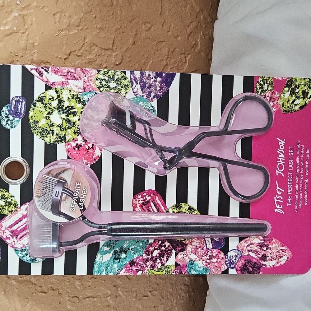 BETSEY JOHNSON EYELASH COMBO